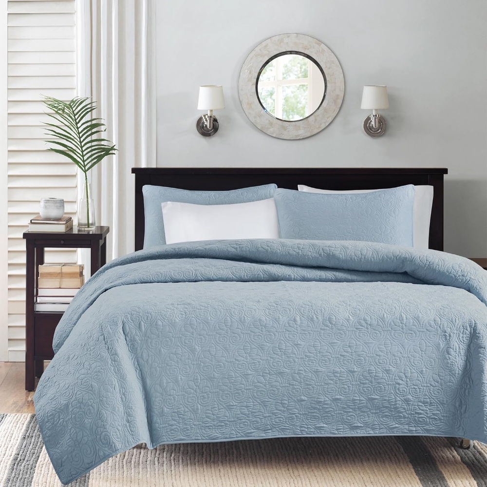 NEW Madison Park Light Blue Quilt Set – King/Cal King Size
